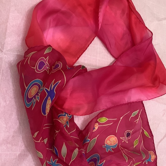 Y. Karshi beautiful 100% silk scarf - Picture 3 of 6